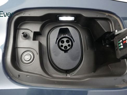 Used 2025 Audi A6 e-tron Premium Plus w/ Premium Plus image 25