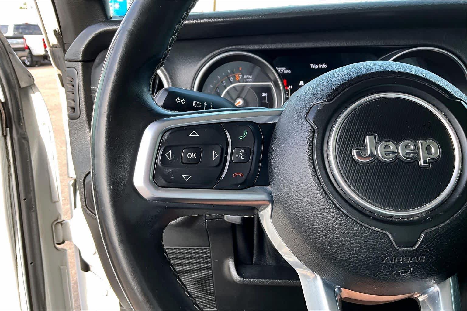 Used 2018 Jeep Wrangler Unlimited Sahara AWD/4WD image 22