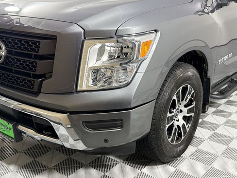 Used 2024 Nissan Titan SV w/ SV Convenience Package RWD image 11