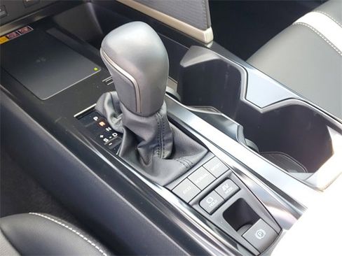 Used 2025 Toyota Camry SE image 26