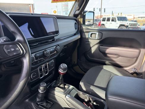 Used 2025 Jeep Wrangler Sport image 11