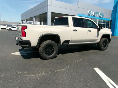 New 2026 Chevrolet Silverado 2500 ZR2 AWD/4WD image 3