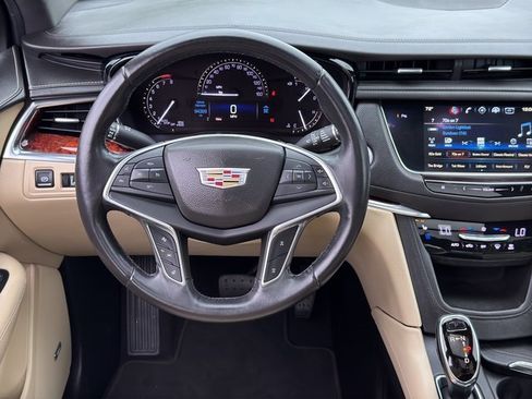 Used 2017 Cadillac XT5 Premium Luxury image 15