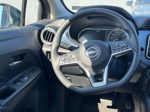 Used 2025 Nissan Versa SV image 27