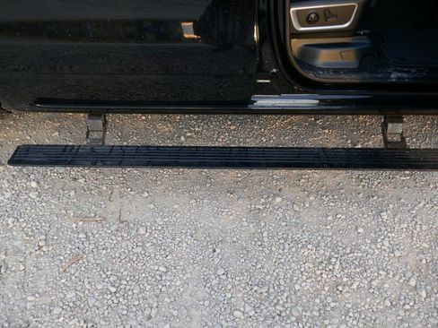 New 2026 RAM 1500 Laramie w/ Night Edition image 9