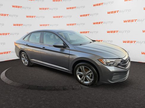 Used 2024 Volkswagen Jetta SE FWD image 7