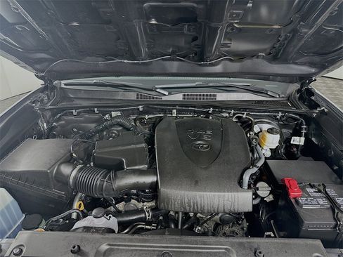 Used 2021 Toyota Tacoma SR5 image 31