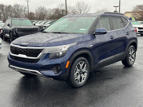 Certified 2023 Kia Seltos EX image 7