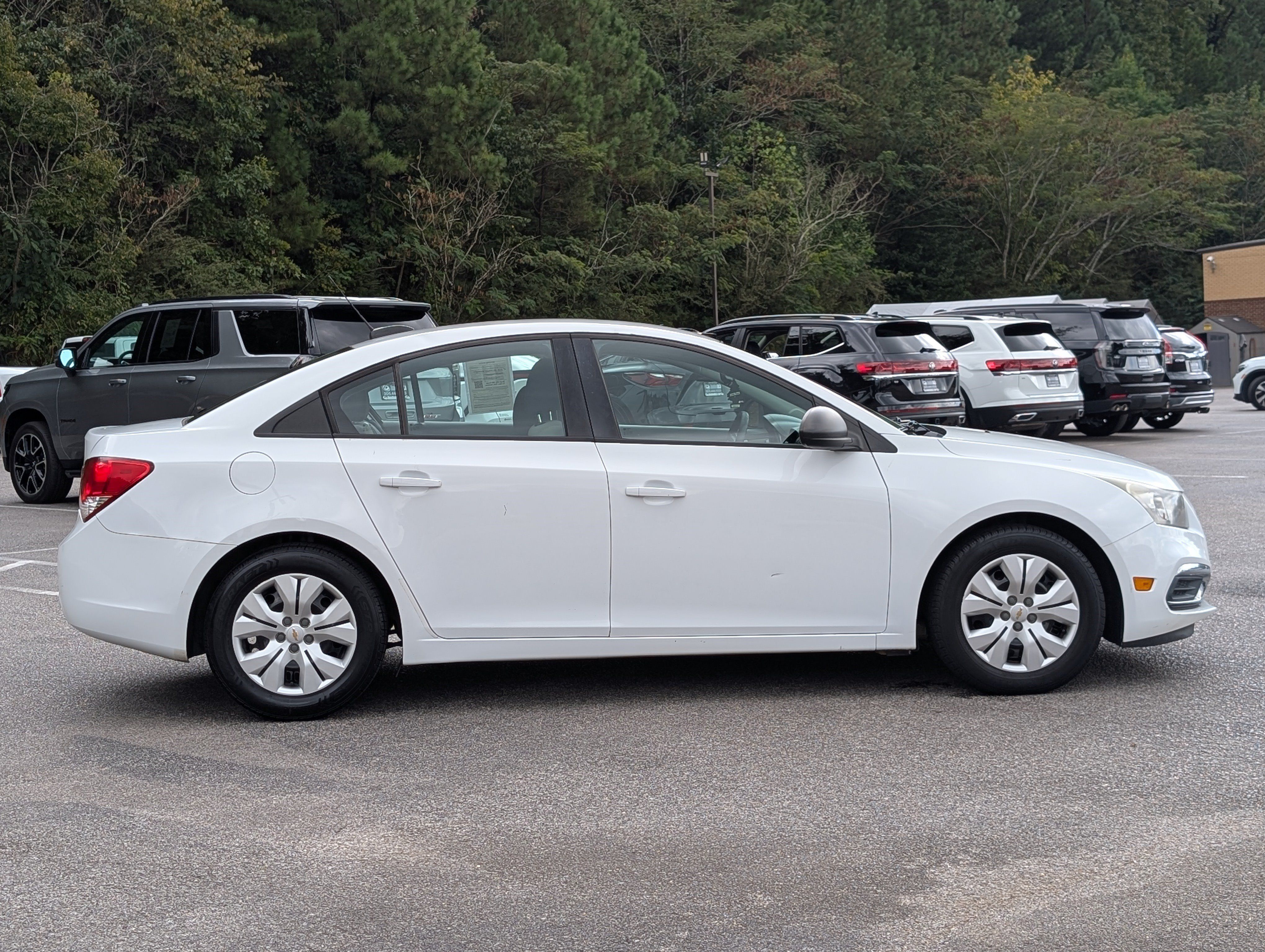 Used 2015 Chevrolet Cruze LS FWD image 10