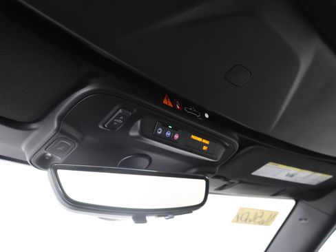 Used 2019 Chevrolet Camaro SS RWD image 11