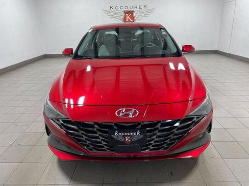 Used 2023 Hyundai Elantra Limited FWD image 2