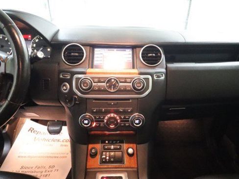 Used 2015 Land Rover LR4 HSE LUX AWD/4WD image 16