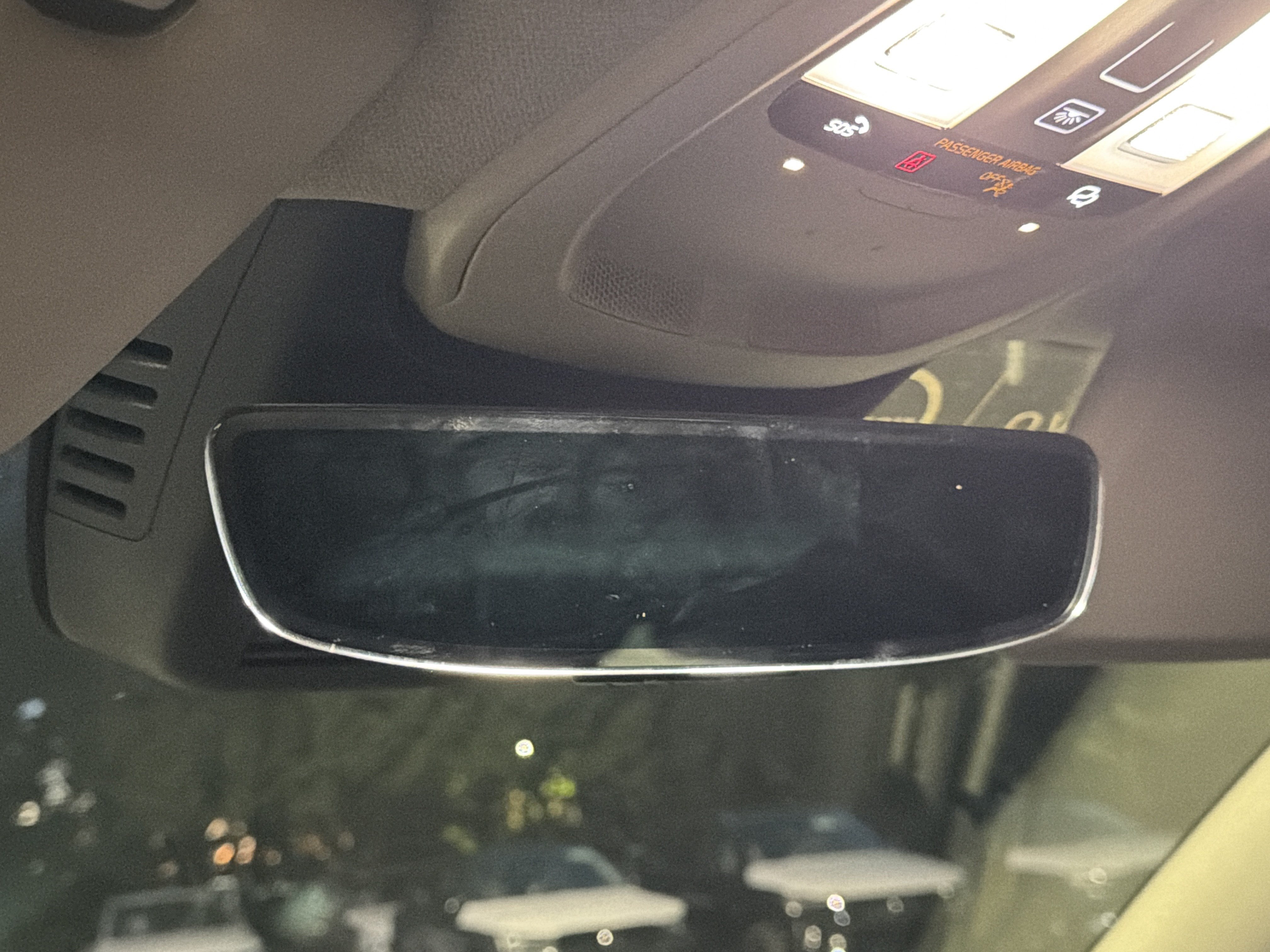 Certified 2025 Volvo XC40 B5 Plus AWD/4WD image 8