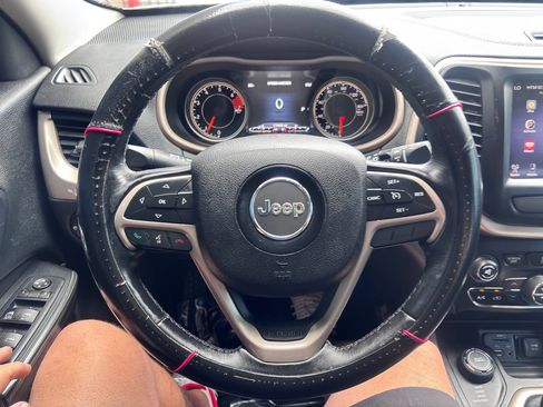 Used 2016 Jeep Cherokee High Altitude AWD/4WD image 18