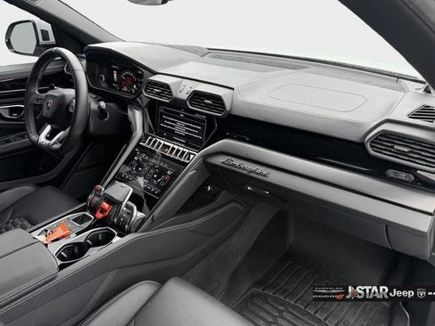 Used 2022 Lamborghini Urus image 15