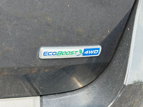 Used 2020 Ford Explorer XLT w/ Equipment Group 202A AWD/4WD image 12