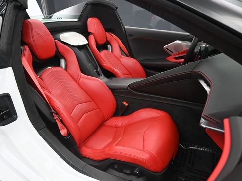 Used 2023 Chevrolet Corvette Stingray Premium Conv w/ Z51 Performance Package RWD image 28