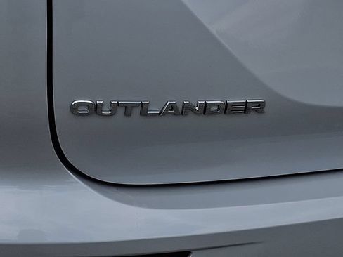 Used 2023 Mitsubishi Outlander SEL AWD/4WD image 30