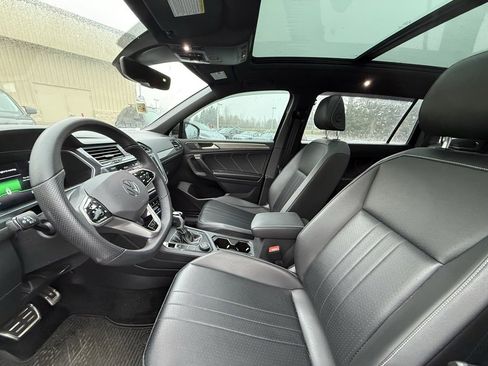 Used 2022 Volkswagen Tiguan SE R-Line image 7