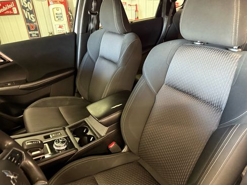 Used 2022 Mitsubishi Outlander ES image 17