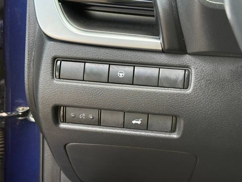 Used 2023 Nissan Rogue SV w/ SV Premium Package AWD/4WD image 16