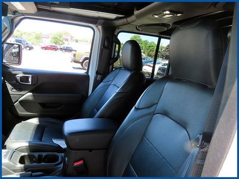 Used 2023 Jeep Wrangler Unlimited Sahara AWD/4WD image 14