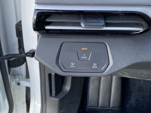 Used 2023 Volkswagen ID.4 Pro RWD image 21