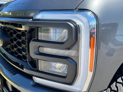 Used 2023 Ford F250 Lariat w/ Lariat Ultimate Package AWD/4WD image 43