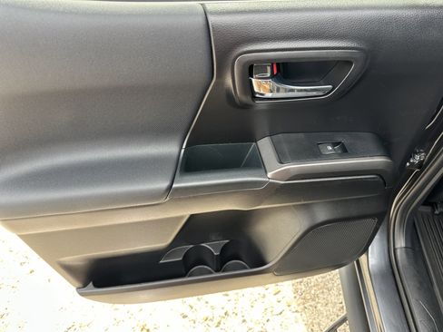Used 2020 Toyota Tacoma TRD Sport RWD image 23