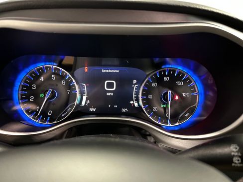 New 2026 Chrysler Pacifica Select image 14