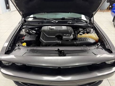 Used 2016 Dodge Challenger SXT RWD image 25