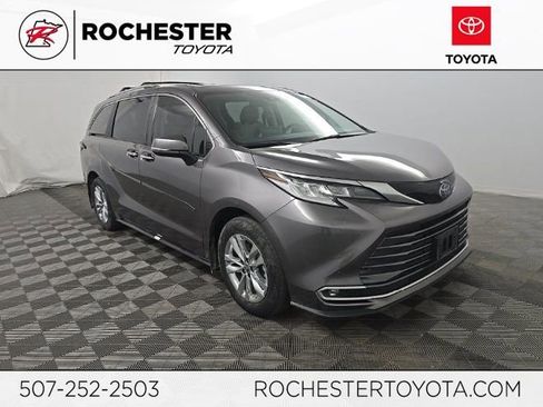 Used 2024 Toyota Sienna Limited AWD/4WD image 1