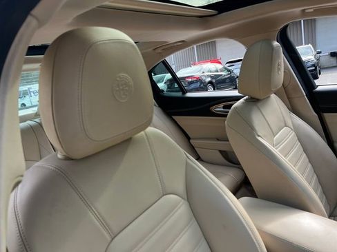 Used 2020 Alfa Romeo Giulia Ti image 34
