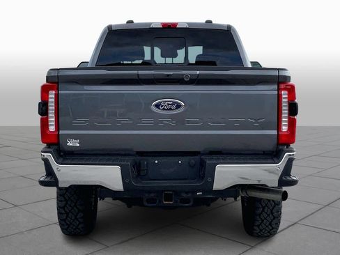 Used 2025 Ford F250 Lariat w/ Tremor Off-Road Package image 4