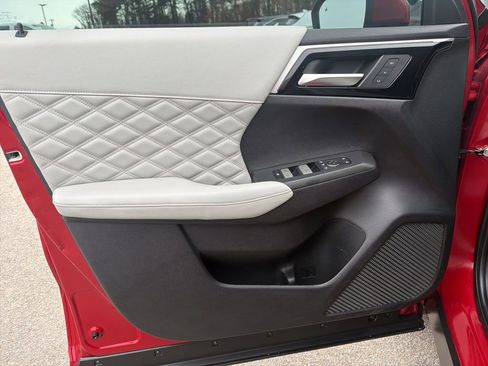 Used 2024 Mitsubishi Outlander SEL image 11