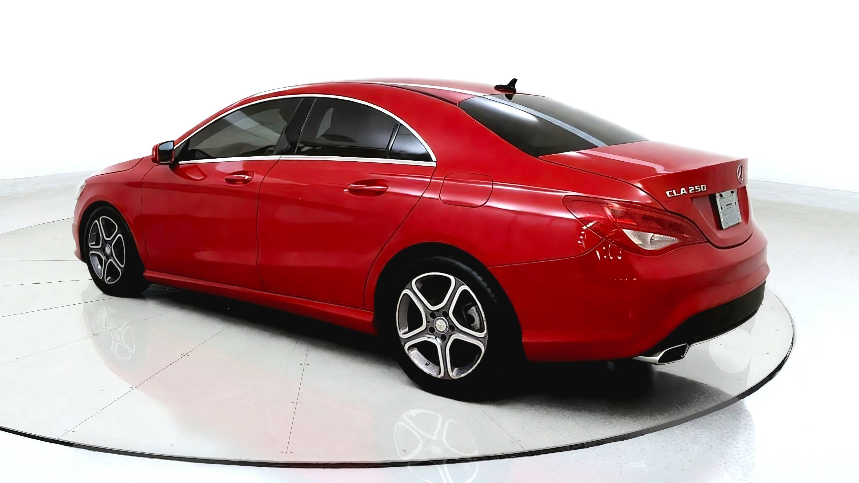 Used 2014 Mercedes-Benz CLA 250 4MATIC image 5