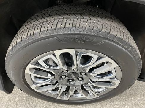 Used 2025 GMC Sierra 1500 Denali Ultimate AWD/4WD image 18