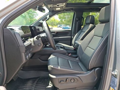 Used 2025 Chevrolet Tahoe Premier w/ Sun And Tow Package AWD/4WD image 15