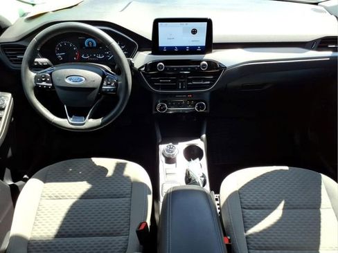 Certified 2022 Ford Escape SE w/ Cold Weather Package AWD/4WD image 10