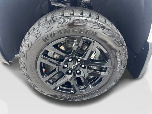 Used 2024 Chevrolet Silverado 1500 Custom Trail Boss AWD/4WD image 87