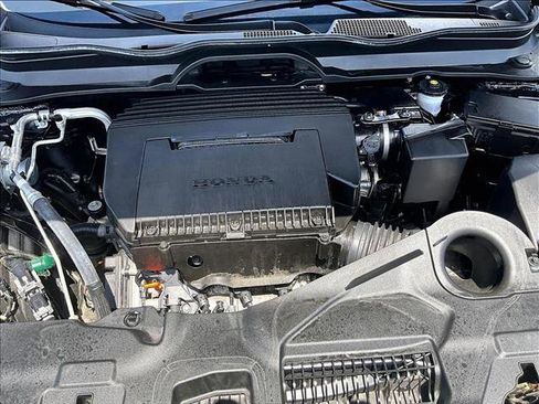 Used 2025 Honda Pilot EX-L image 11