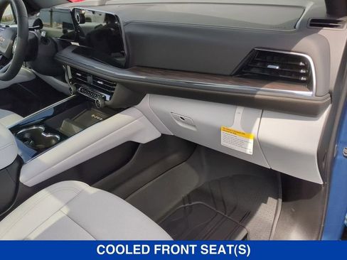 New 2026 Chevrolet Suburban Premier w/ Sun And Tow Package AWD/4WD image 24