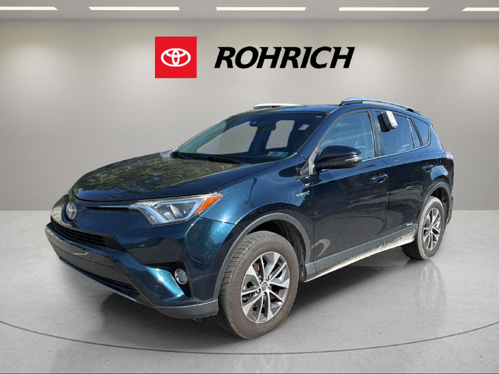Used 2018 Toyota RAV4 XLE w/ Convenience Package AWD/4WD image 1