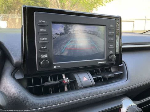Used 2022 Toyota RAV4 LE image 21