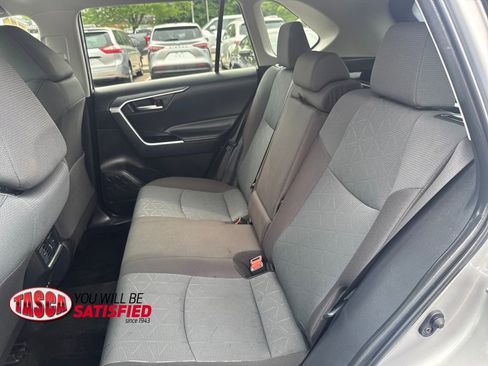 Used 2025 Toyota RAV4 XLE AWD/4WD image 33
