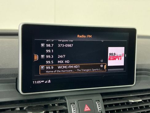 Used 2020 Audi Q5 e Premium Plus w/ Premium Plus Package image 34