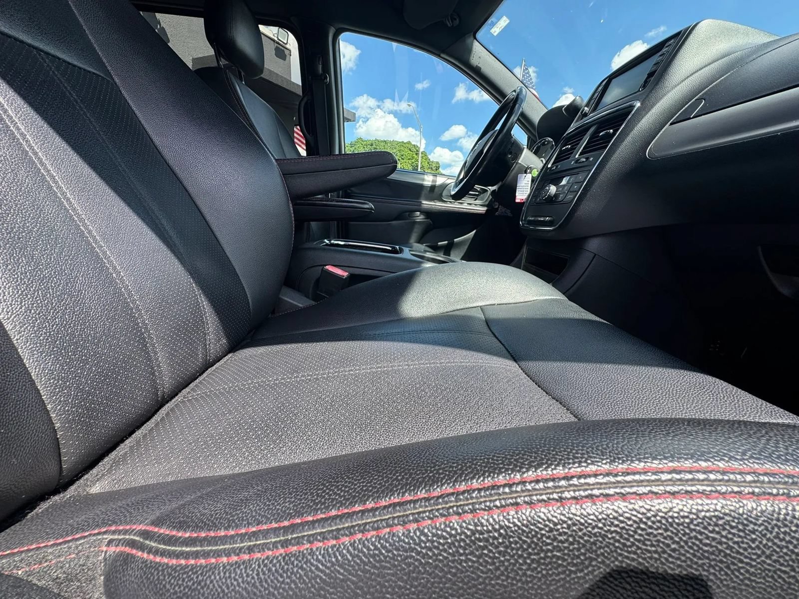 Used 2019 Dodge Grand Caravan GT FWD image 24