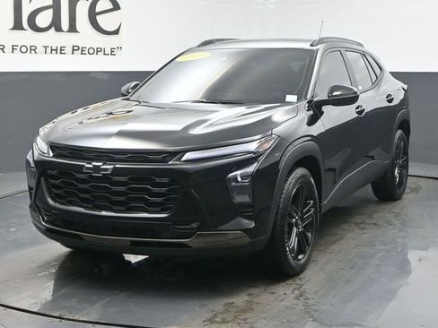 Used 2025 Chevrolet Trax ACTIV w/ Sunroof Package FWD image 7