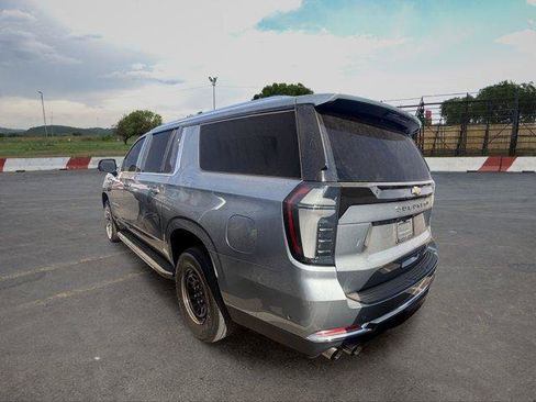 Used 2025 Chevrolet Suburban Premier w/ Sun And Tow Package AWD/4WD image 4