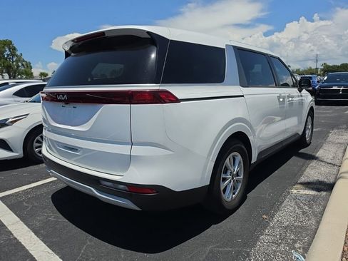 Used 2023 Kia Carnival LX FWD image 16